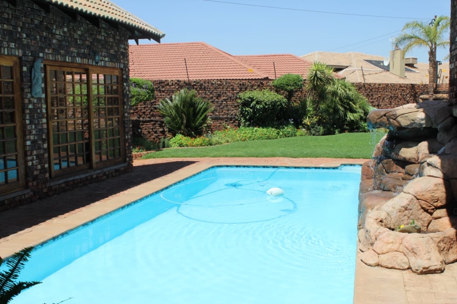 4 Bedroom Property for Sale in Minerva Gardens Northern Cape